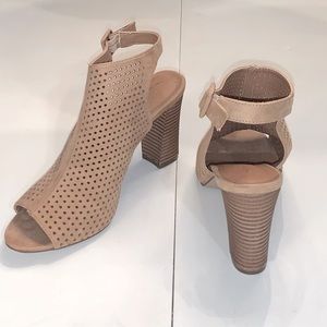 Madden Girl Beckie-C Women’s size 9 Open Toe Casual Slingback Tan heels